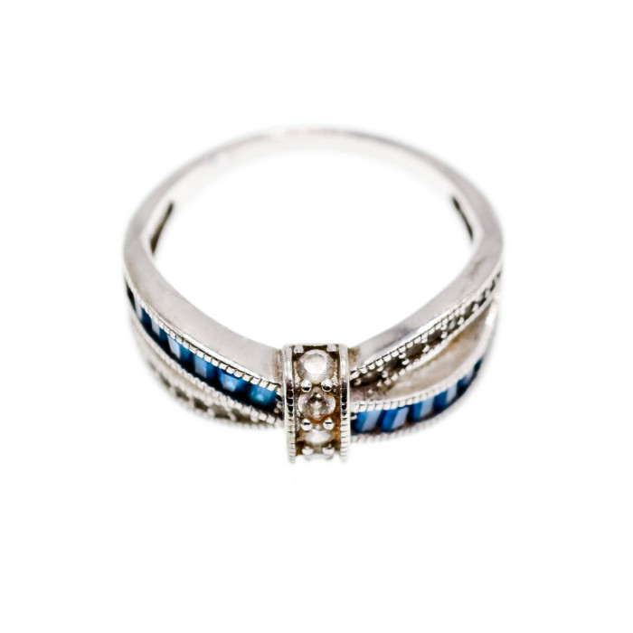 Sky Jewelry Серебряное кольцо с белой и синей шпинелью