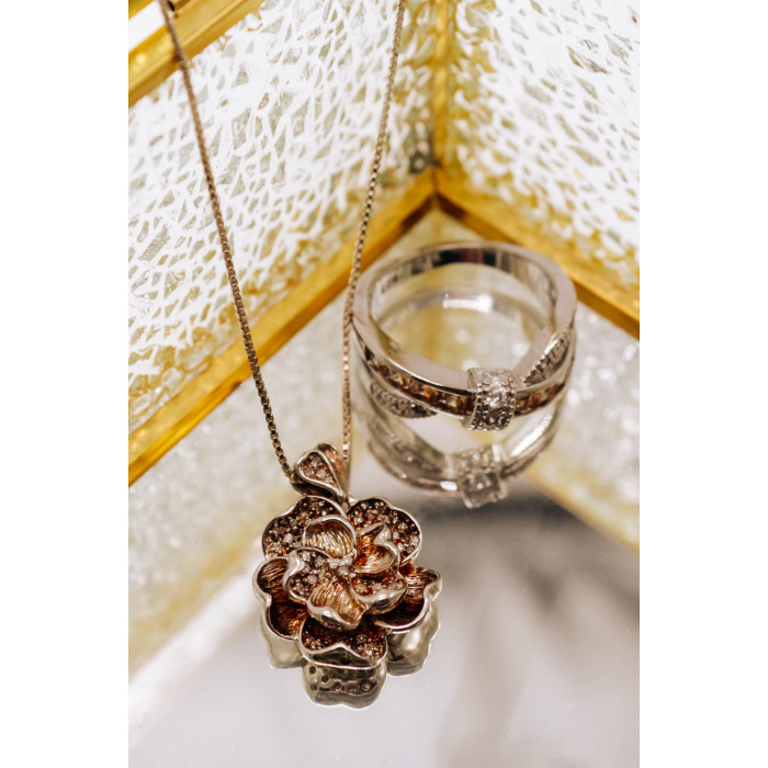 Sky Jewelry Серебряная цепочка с кулоном с белыми сапфирами  Цветы