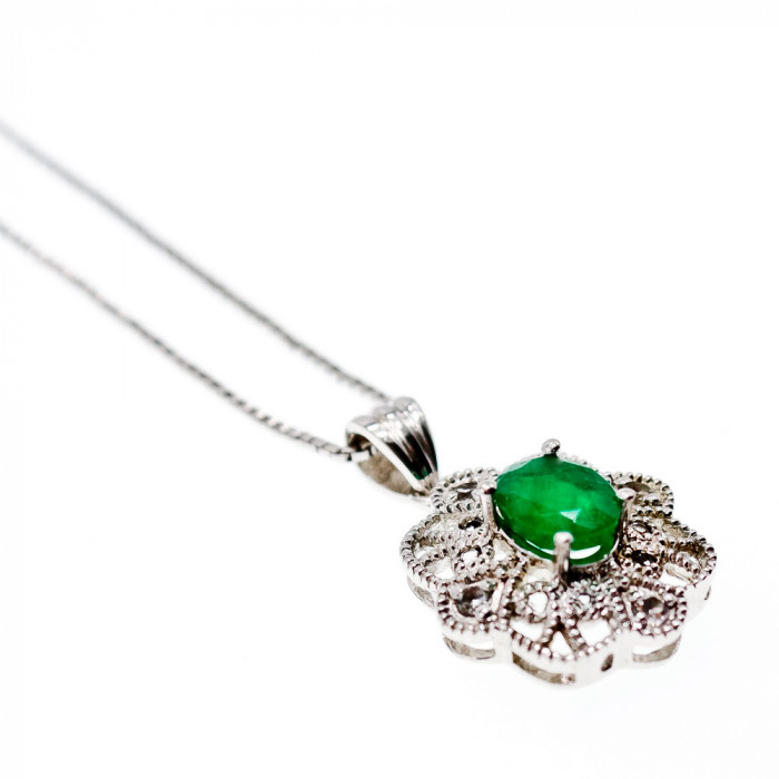 Sky Jewelry Серебряная цепочка с кулоном с изумрудом и бериллами