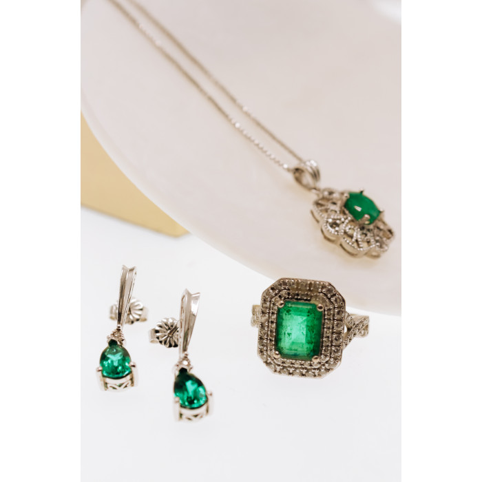 Sky Jewelry Серебряная цепочка с кулоном с изумрудом и бериллами