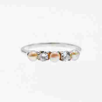 Sky Jewelry Серебряное кольцо с жемчугом и фианитом