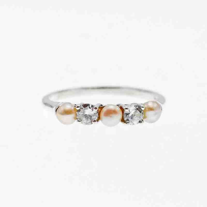 Sky Jewelry Серебряное кольцо с жемчугом и фианитом