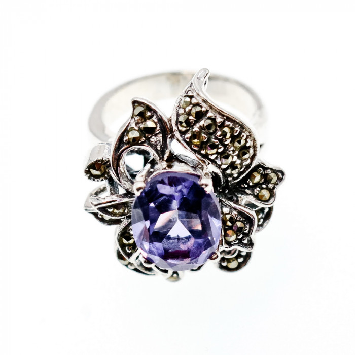 Sky Jewelry Серебряное кольцо с аметистом и марказитом