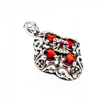 Sky Jewelry Серебряный кулон с гранатом