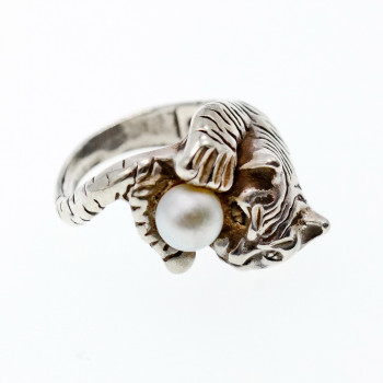 Sky Jewelry Серебряное кольцо с жемчугом  Котик