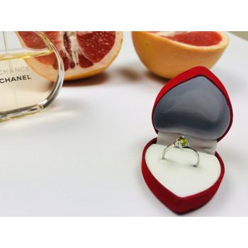 Sky Jewelry Серебряное кольцо с камнем Перидот