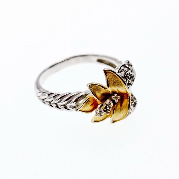 Sky Jewelry Серебряное кольцо с нотами позолоты с фианитами  Цветок