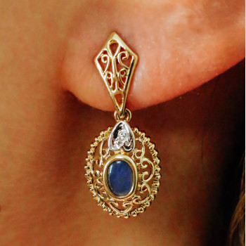 Sky Jewelry Золотые серьги с лунным камнем и бриллиантом  Ажур