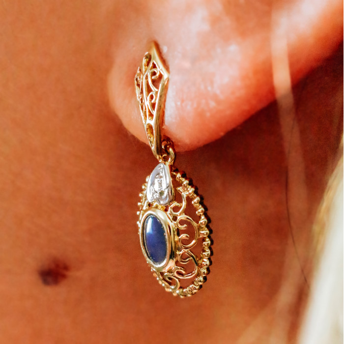 Sky Jewelry Золотые серьги с лунным камнем и бриллиантом  Ажур