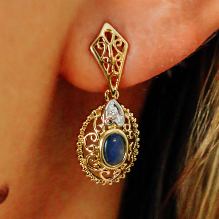 Sky Jewelry Золотые серьги с лунным камнем и бриллиантом  Ажур