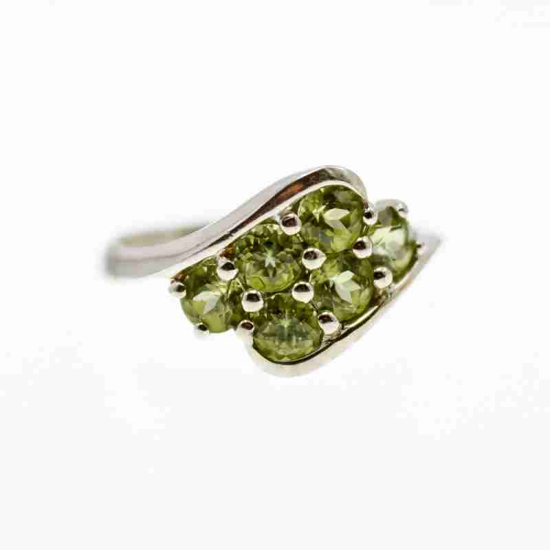 Sky Jewelry Серебряное кольцо с хризолитом