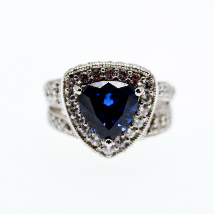 Sky Jewelry Серебряное кольцо с сапфиром и фианитами