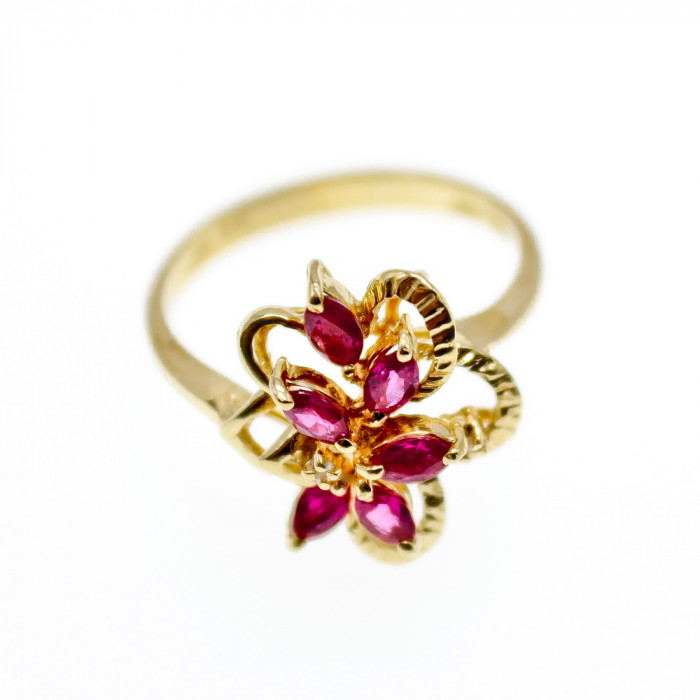 Sky Jewelry Золотое кольцо с рубинами и бриллиантами  Очарование