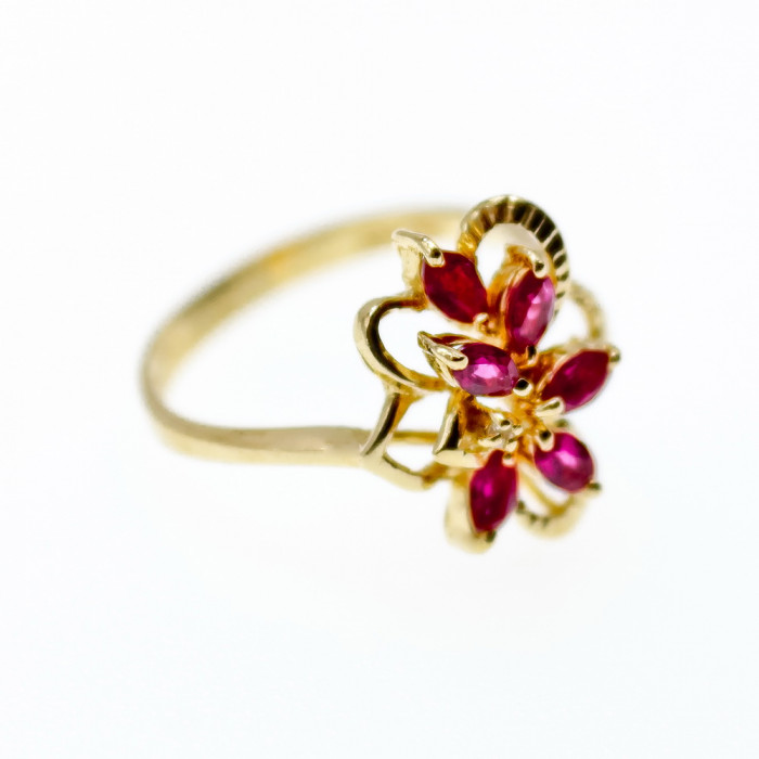 Sky Jewelry Золотое кольцо с рубинами и бриллиантами  Очарование