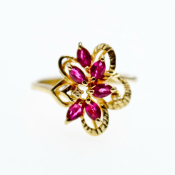 Sky Jewelry Золотое кольцо с рубинами и бриллиантами  Очарование