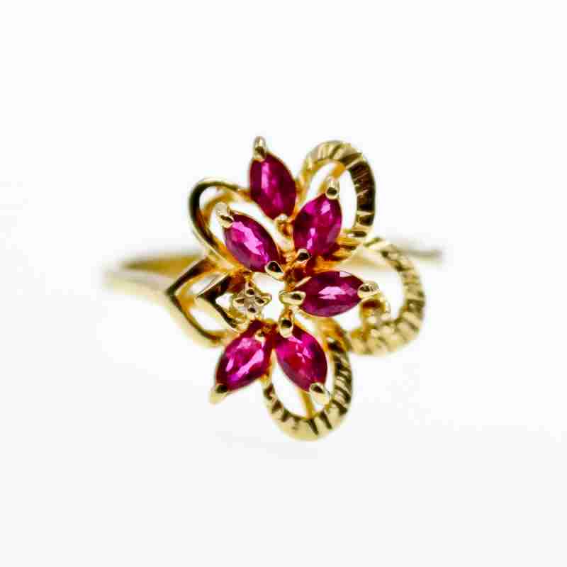 Sky Jewelry Золотое кольцо с рубинами и бриллиантами  Очарование