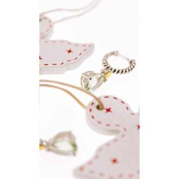 Sky Jewelry Серебряные серьги со вставкой из золота и камнем демантоид