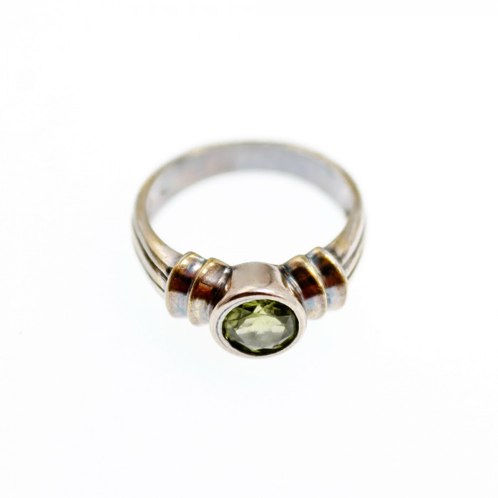 Sky Jewelry Серебряное кольцо с хризолитом