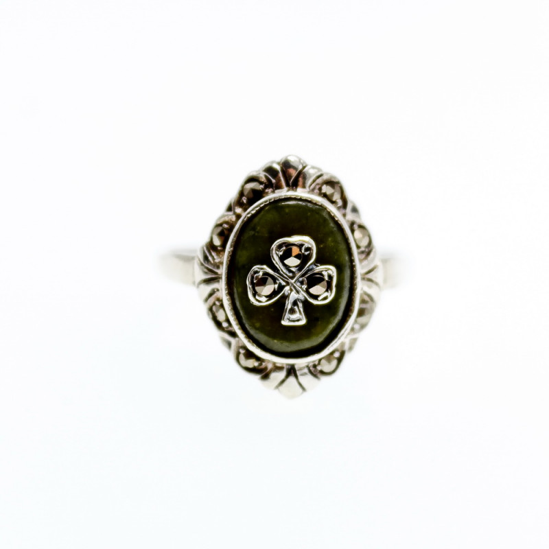 Sky Jewelry Серебряное кольцо с нефритом и марказитом  Винтаж