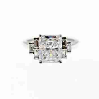 Sky Jewelry Серебряное кольцо с фианитами  Шедевр
