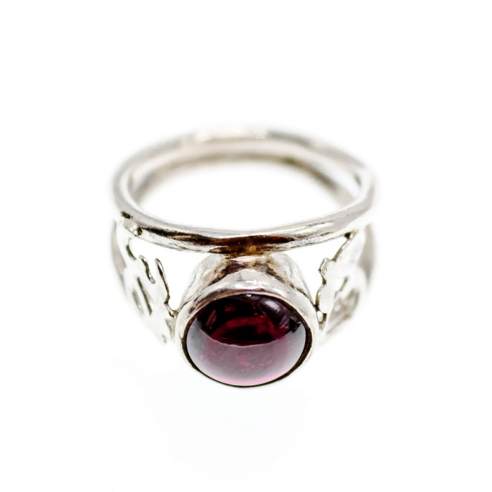 Sky Jewelry Серебряное кольцо с камнем гранат пироп
