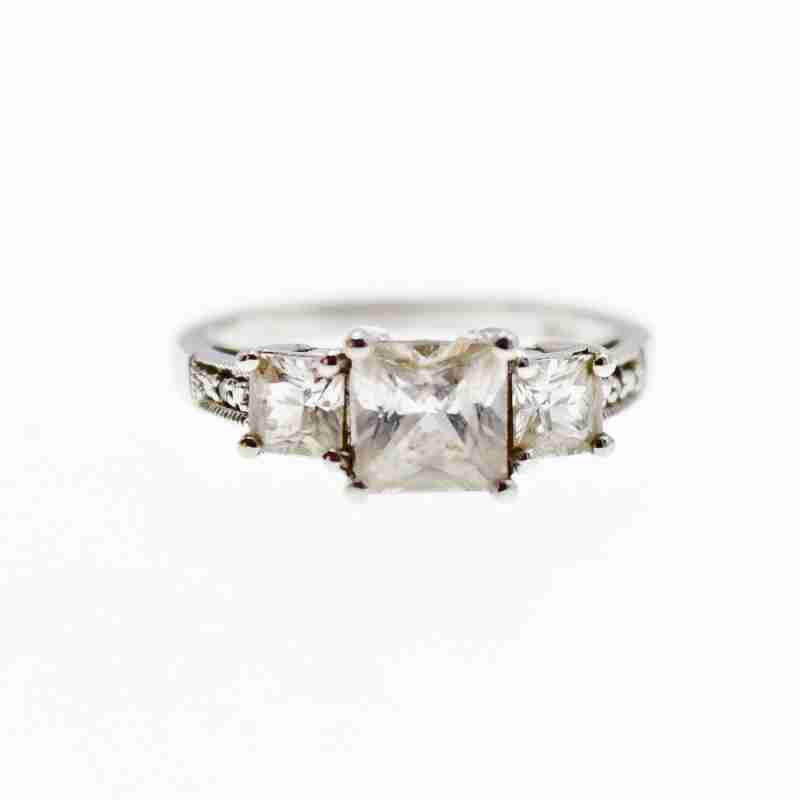 Sky Jewelry Серебряное кольцо с камнями гошенит  Принцесса