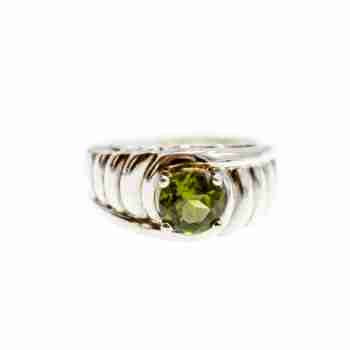 Sky Jewelry Серебряное кольцо с хризолитом