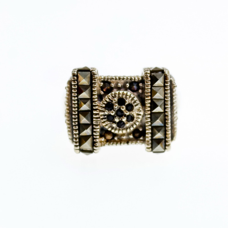 Sky Jewelry Серебряное кольцо с марказитом и нефритом