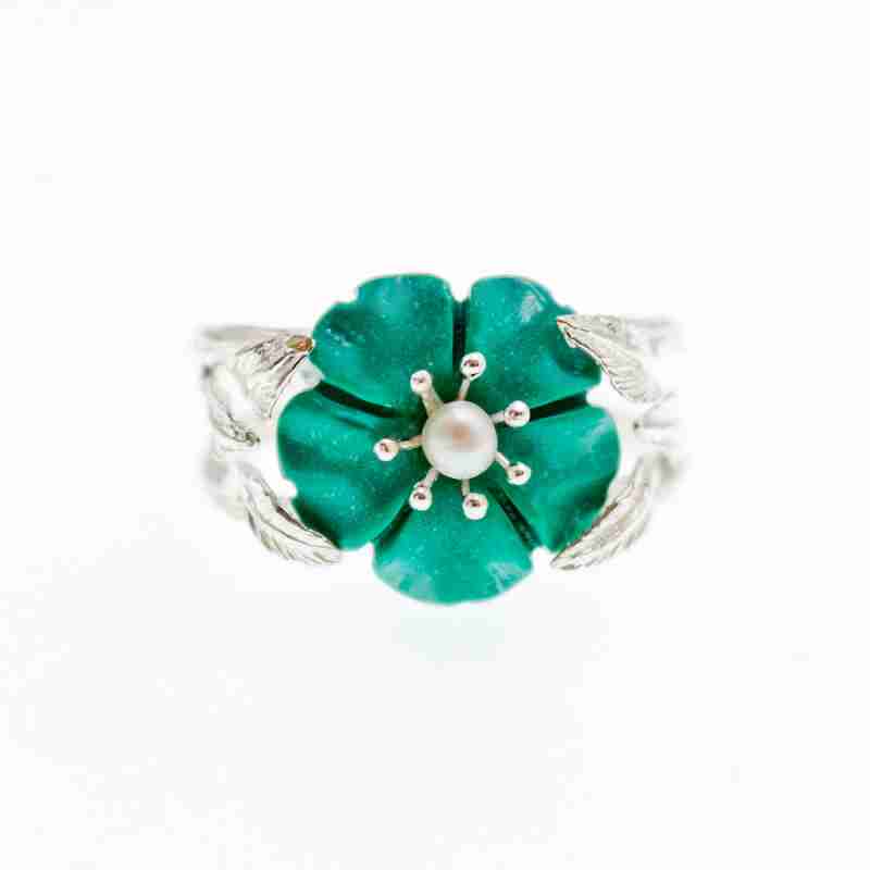 Sky Jewelry Серебряное кольцо с эмалью и жемчугом  Цветы