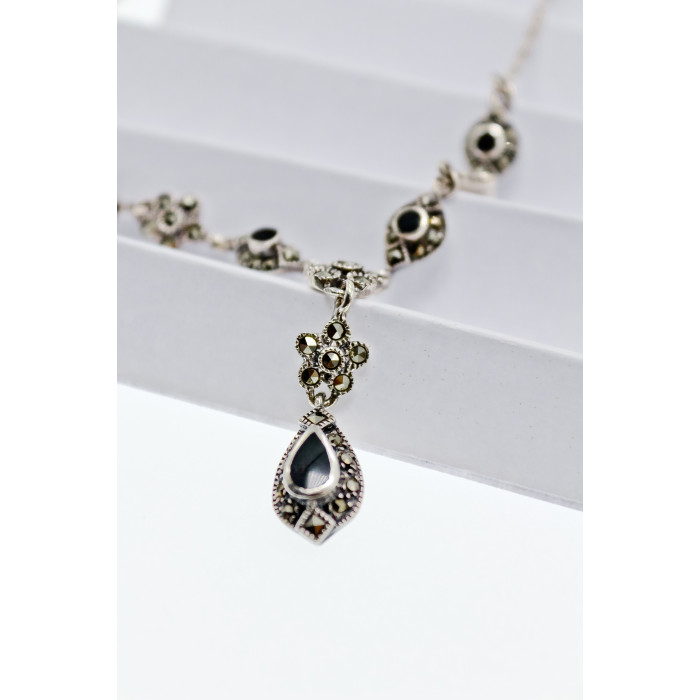 Sky Jewelry Серебряное ожерелье с нефритом и марказитом  Уникальность