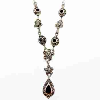 Sky Jewelry Серебряное ожерелье с нефритом и марказитом  Уникальность