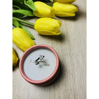 Sky Jewelry Серебряное кольцо с буквой V