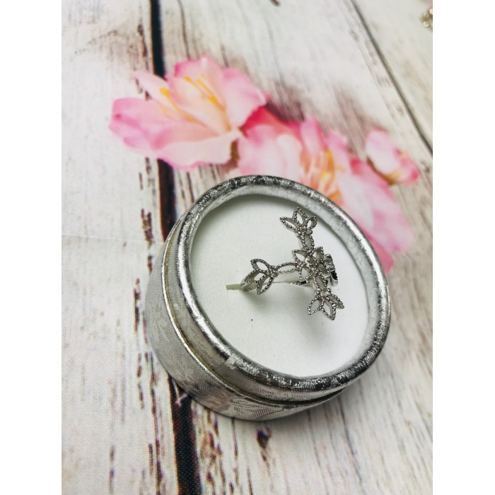 Sky Jewelry Серебряное кольцо с маленьким камнем бесцветный Топаз