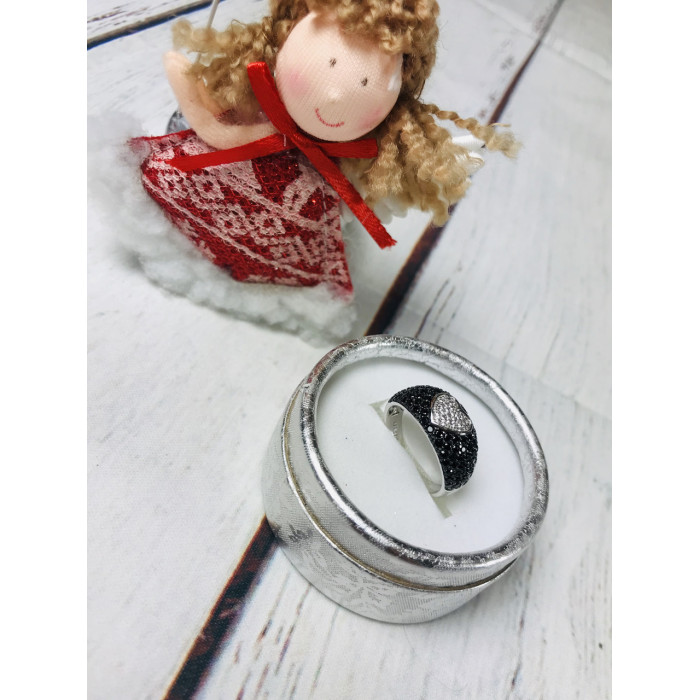 Sky Jewelry Серебряное кольцо с белым камнем Гошенит (берилл) и черная Шпинель