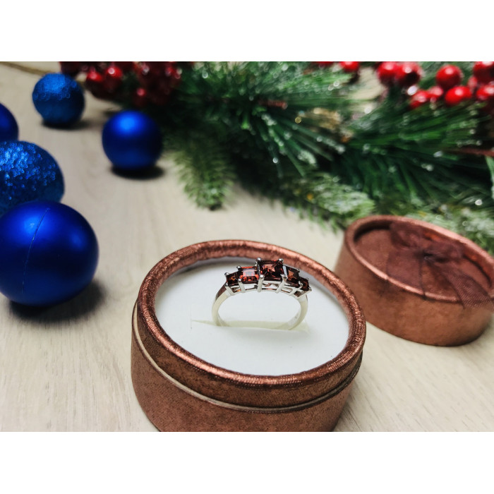 Sky Jewelry Серебряное кольцо с гранатом