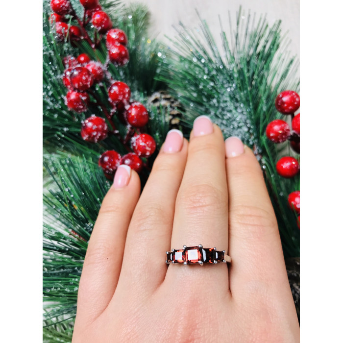 Sky Jewelry Серебряное кольцо с гранатом