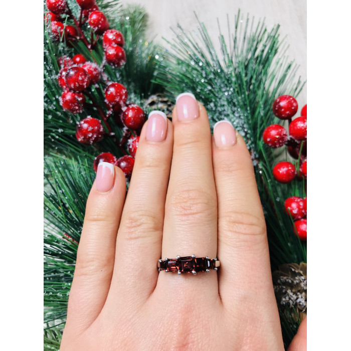 Sky Jewelry Серебряное кольцо с гранатом