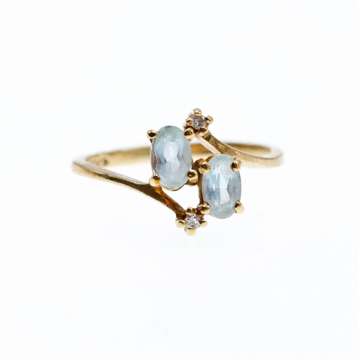 Sky Jewelry Золотое кольцо 10К ( 417 проба ) с голубым аквамарином и бриллиантами