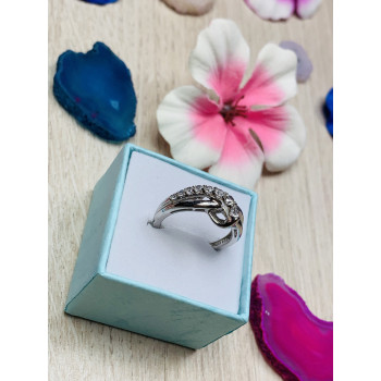 Sky Jewelry Серебряное кольцо с камнями белый Топаз