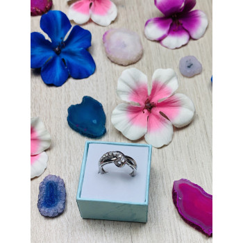 Sky Jewelry Серебряное кольцо с камнями белый Топаз