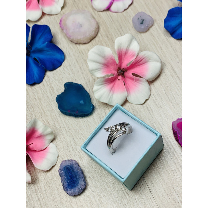 Sky Jewelry Серебряное кольцо с белым топазом