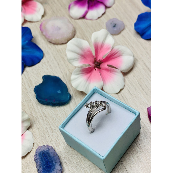 Sky Jewelry Серебряное кольцо с белым топазом