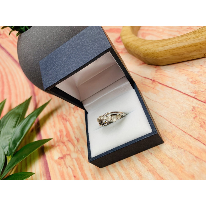 Sky Jewelry Серебряное кольцо с белой (бесцветной) Шпинелью