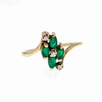 Sky Jewelry Золотое кольцо с изумрудом и бриллиантами