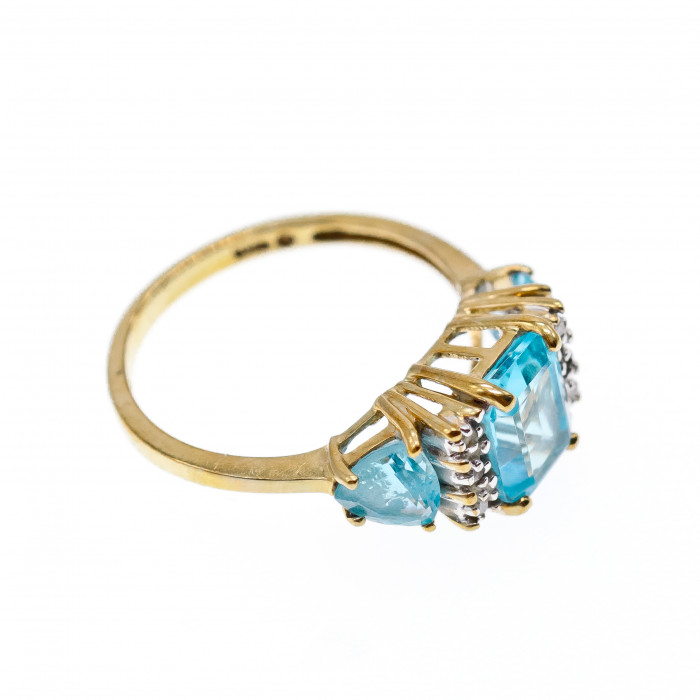 Sky Jewelry Золотое кольцо с топазом и бриллиантами