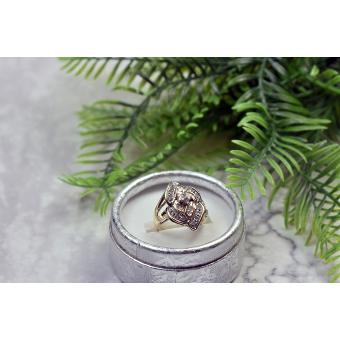 Sky Jewelry Золотое кольцо с бесцветным (белым) сапфиром