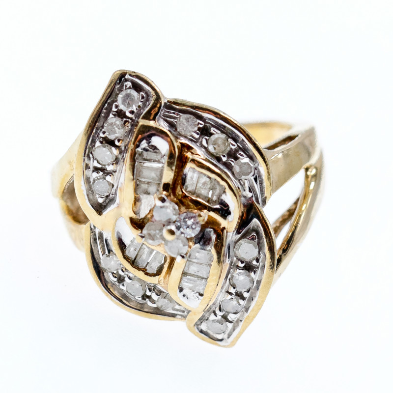 Sky Jewelry Золотое кольцо с бесцветным (белым) сапфиром