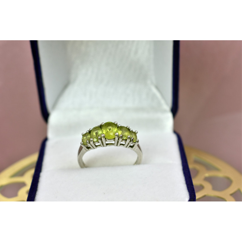Sky Jewelry Серебряное кольцо с перидотом