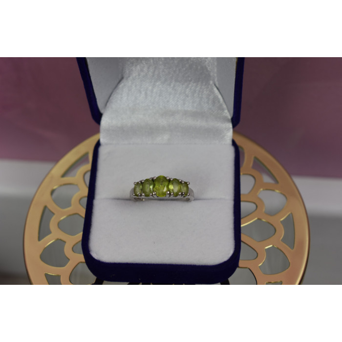 Sky Jewelry Серебряное кольцо с перидотом