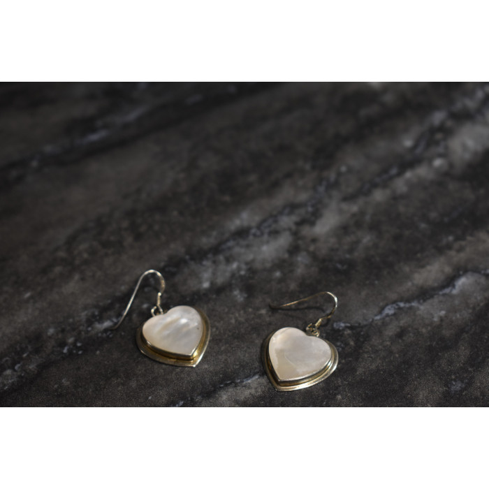 Sky Jewelry Серебряные серьги-сердца с лунным камнем